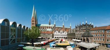XL-Postkarte Lübeck Rathaus 